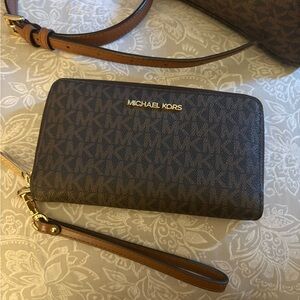 Michael Kors Jet Set Smartphone Wallet